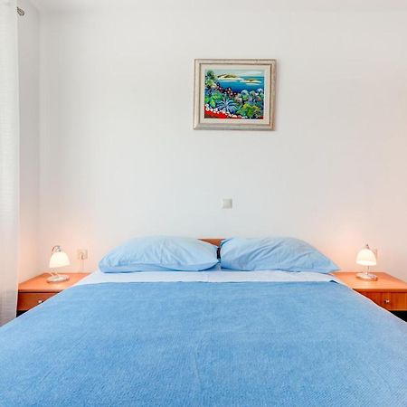 Apartmani Mirta Omis A Extérieur photo