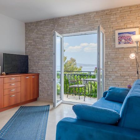 Apartmani Mirta Omis A Extérieur photo