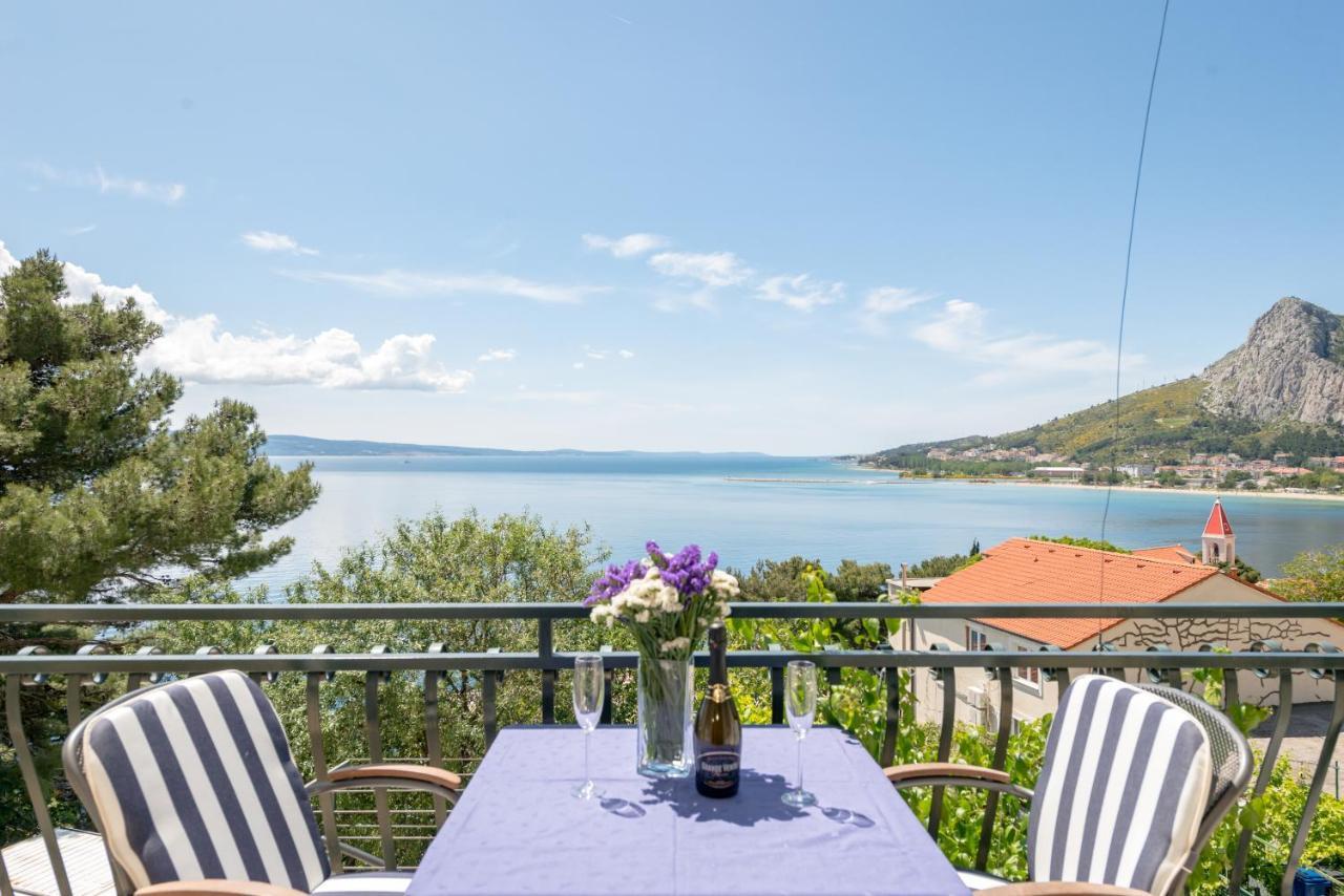 Apartmani Mirta Omis A Extérieur photo