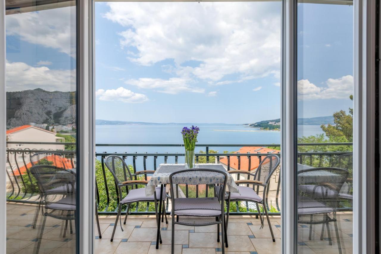 Apartmani Mirta Omis A Extérieur photo