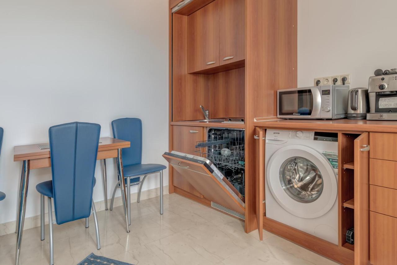 Apartmani Mirta Omis A Extérieur photo
